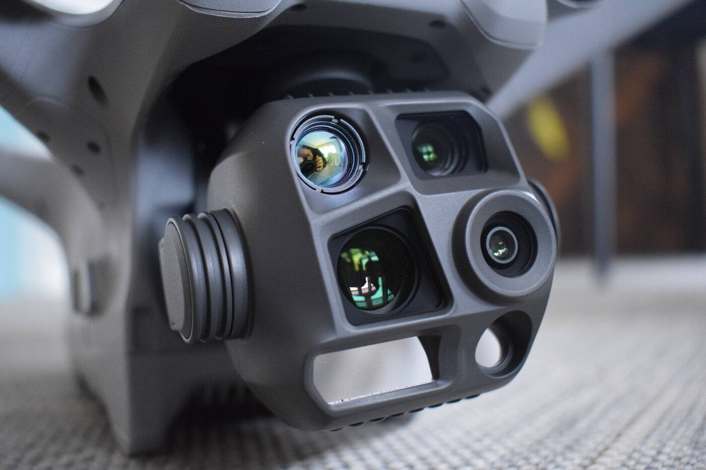 DJI Matrice 4TD mit RGB- und Thermokamera