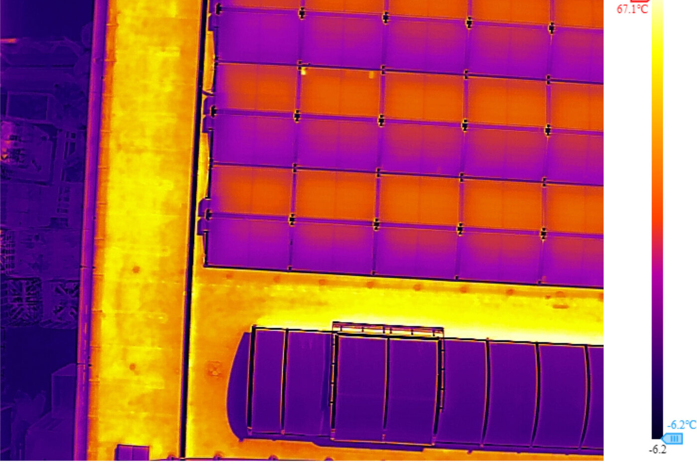 Thermografische Aufnahme einer Photovoltaikanlage